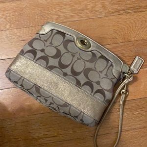 Coach  wrist purse